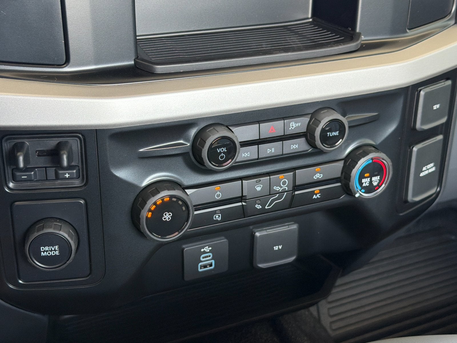2026 Ford F-600SD XL