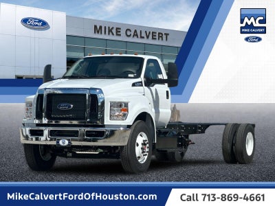 2027 Ford F-750SD Base
