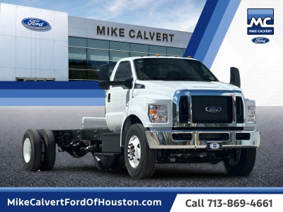 2027 Ford F-750SD Base