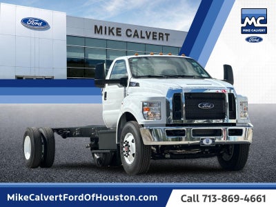 2027 Ford F-750SD Base