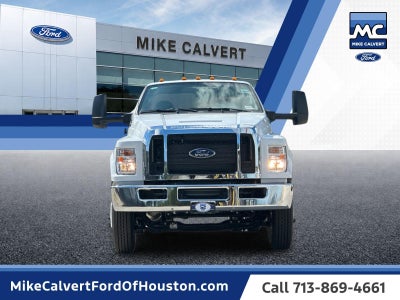 2027 Ford F-750SD Base