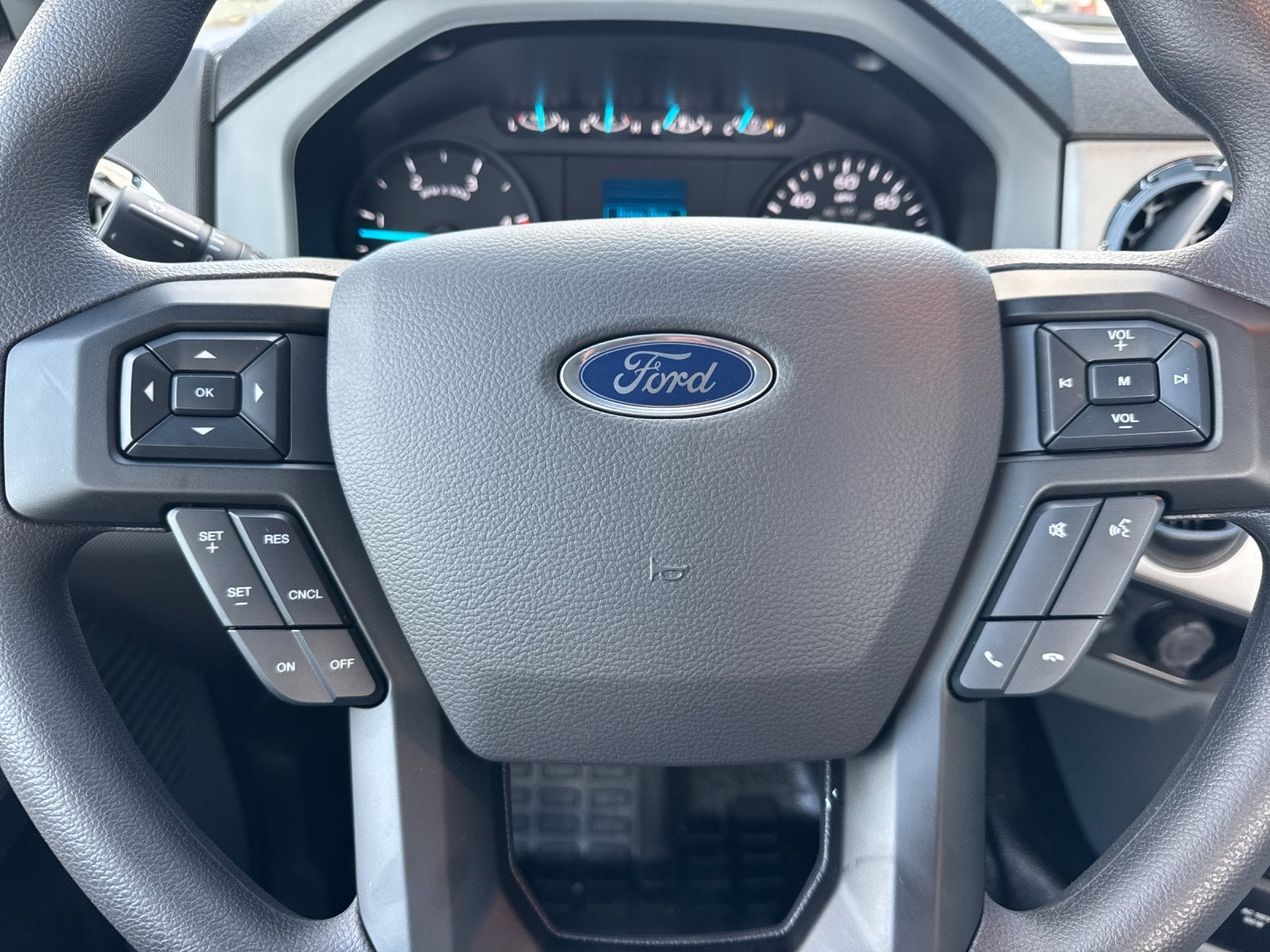 2027 Ford F-750SD Base