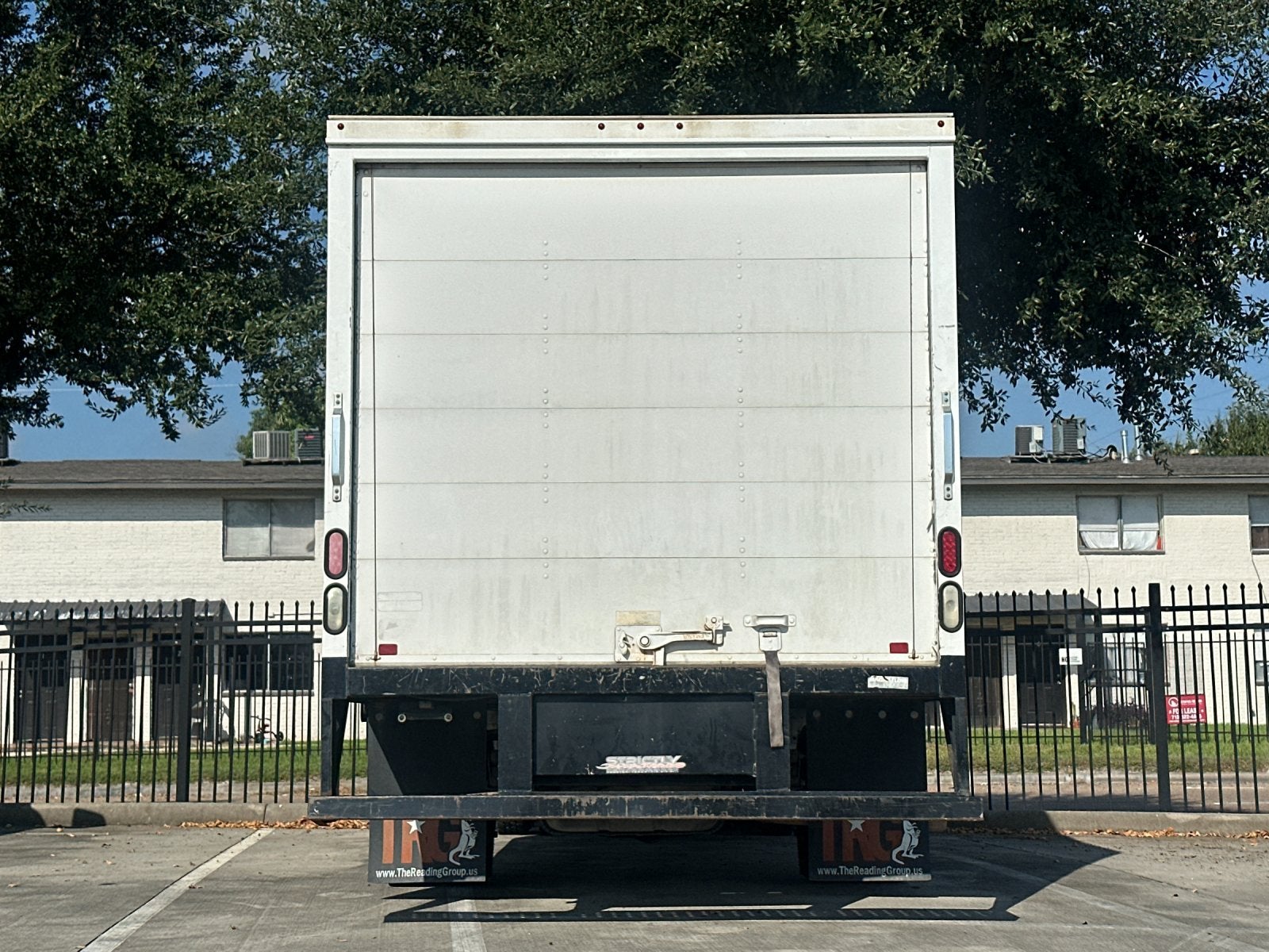 2011 Ford E-350SD Base Cutaway