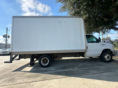 2011 Ford E-350SD Base Cutaway