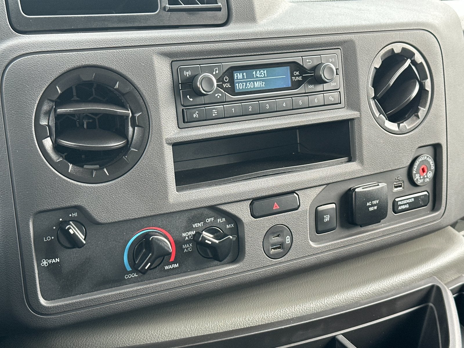 2025 Ford E-450SD Base