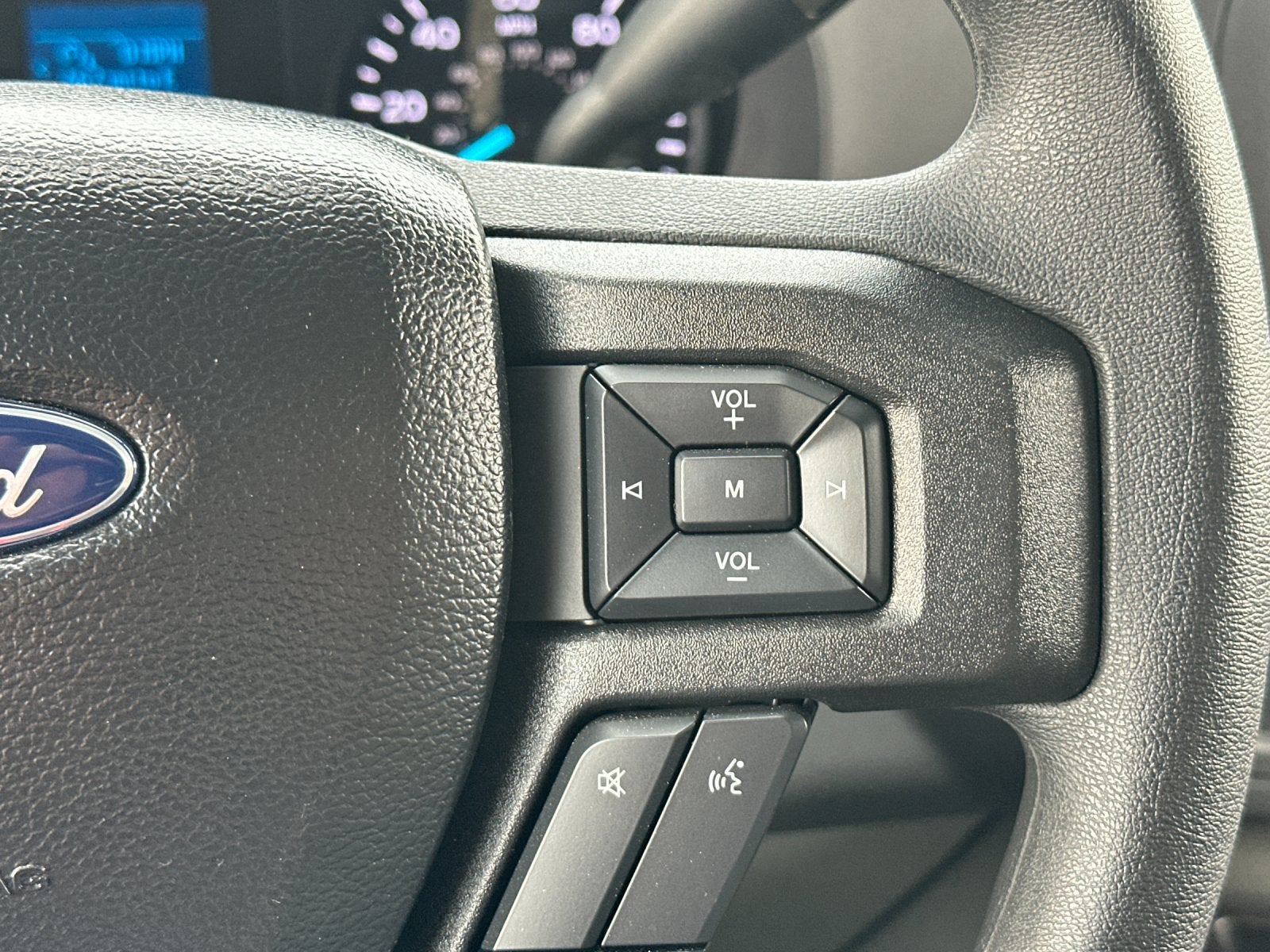 2025 Ford E-450SD Base