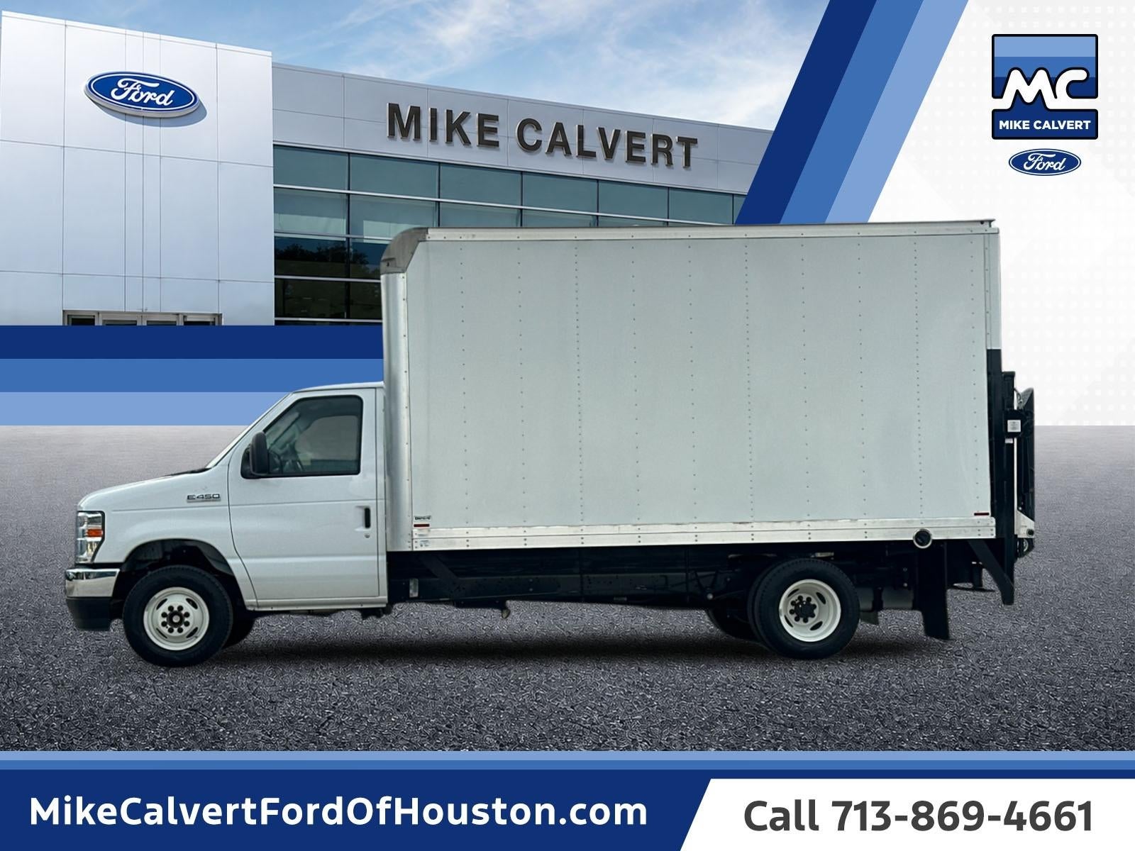2025 Ford E-450SD Base