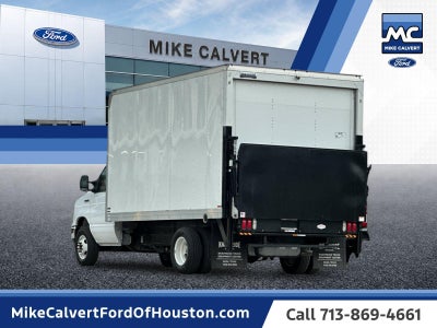 2025 Ford E-450SD Base