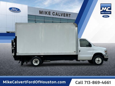 2025 Ford E-450SD Base