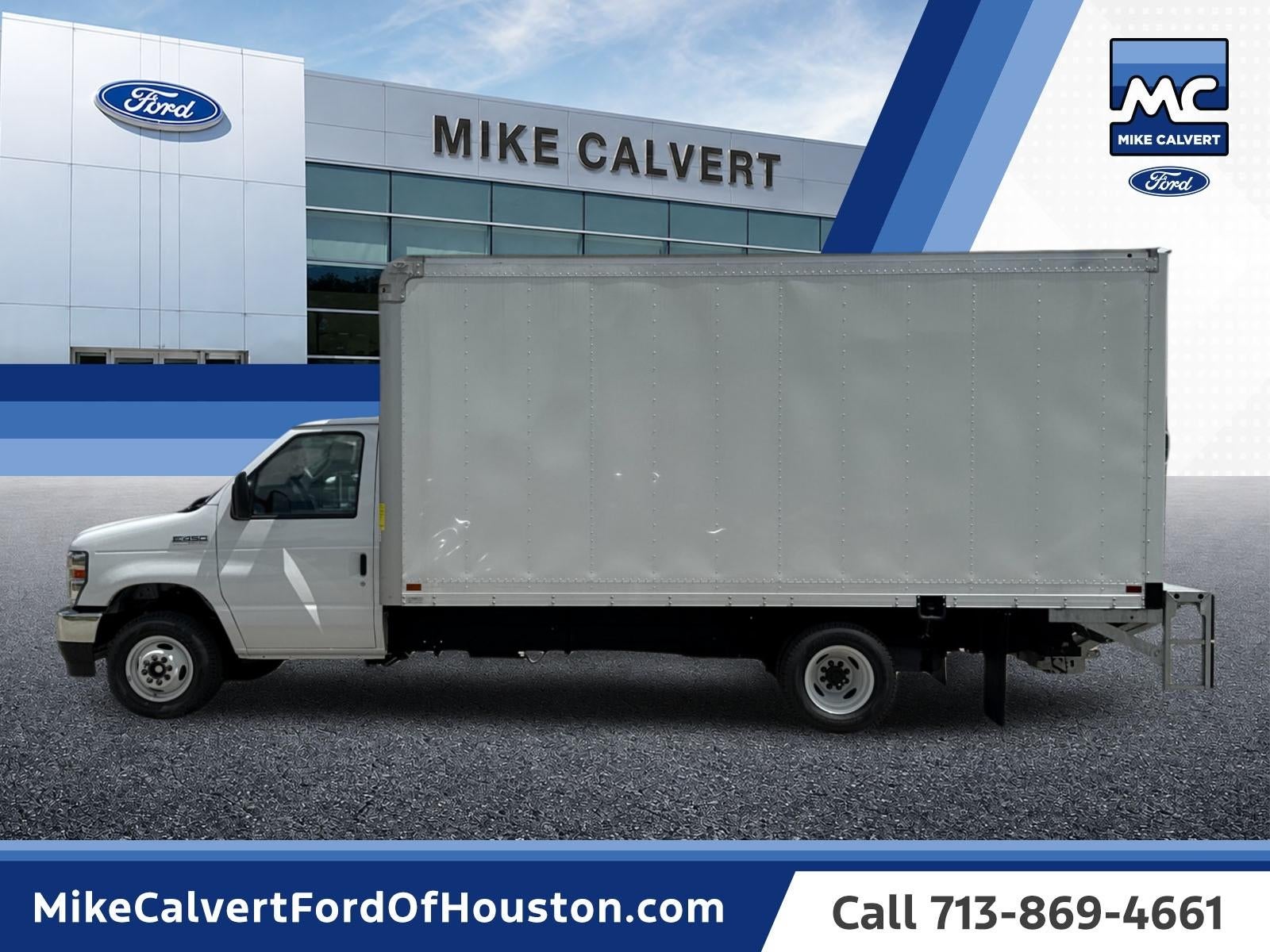 2027 Ford E-450SD Base