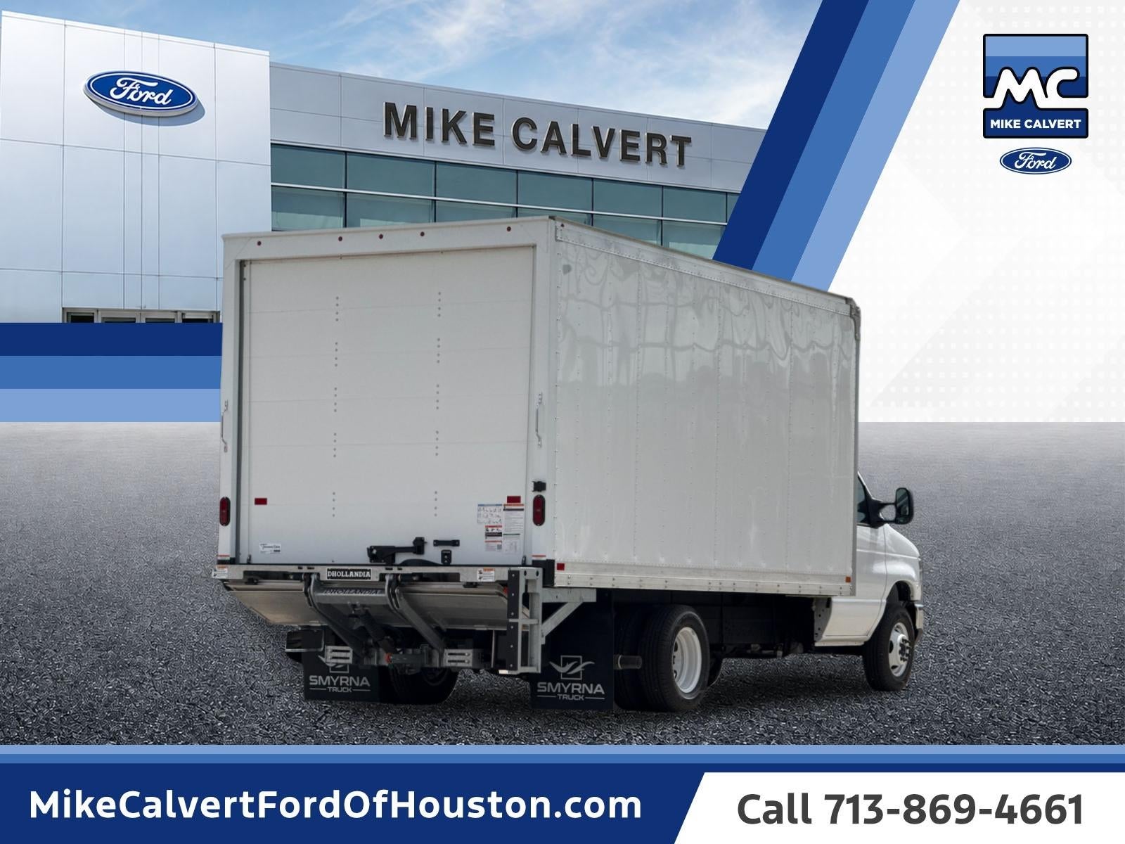 2027 Ford E-450SD Base