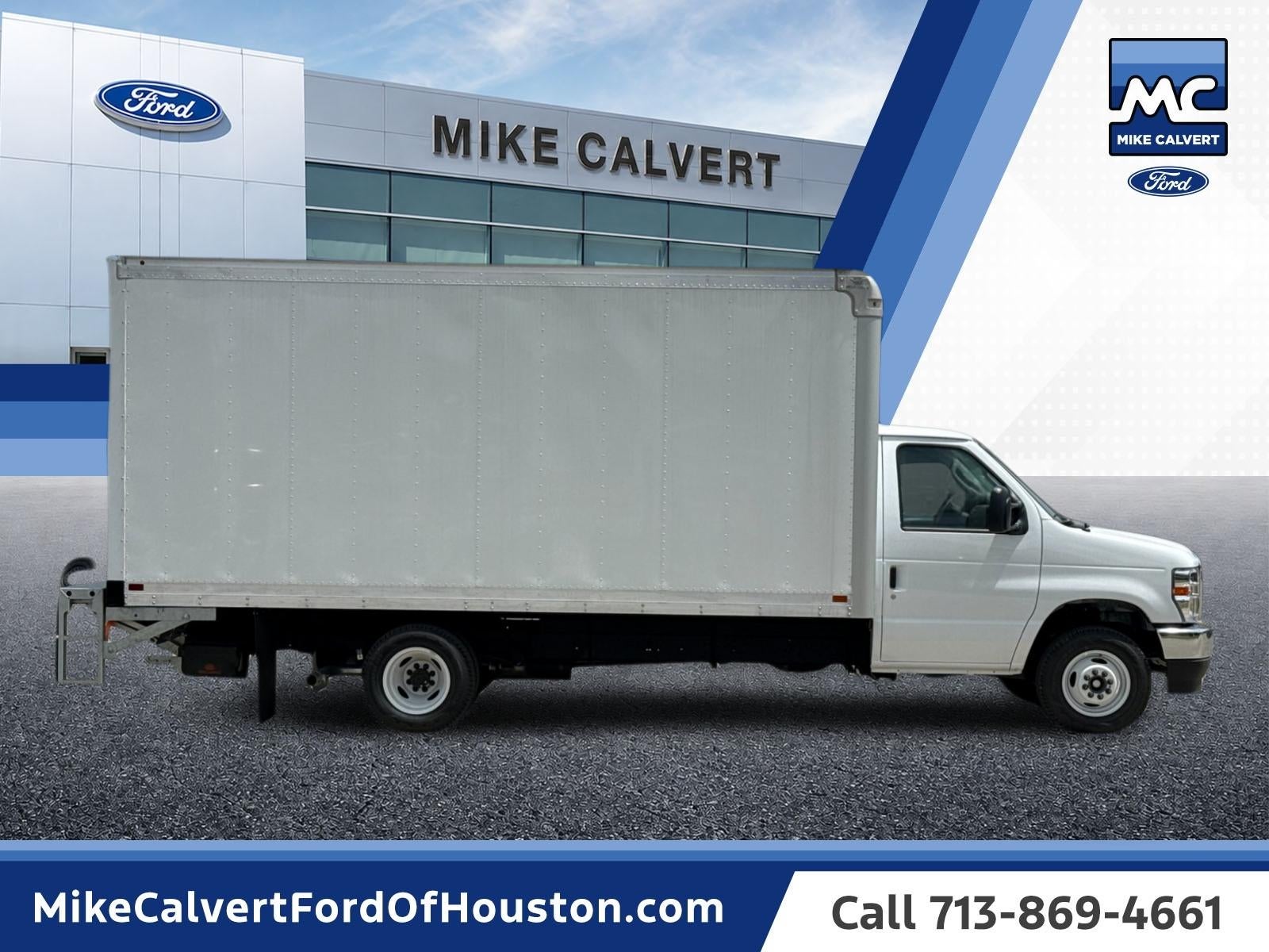 2027 Ford E-450SD Base