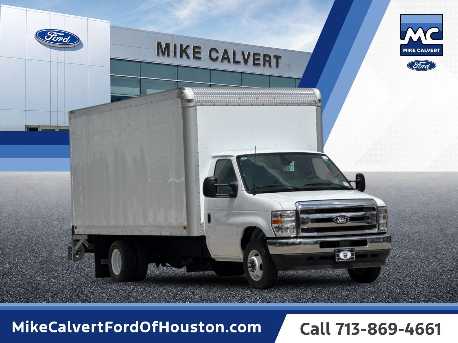 2027 Ford E-450SD Base