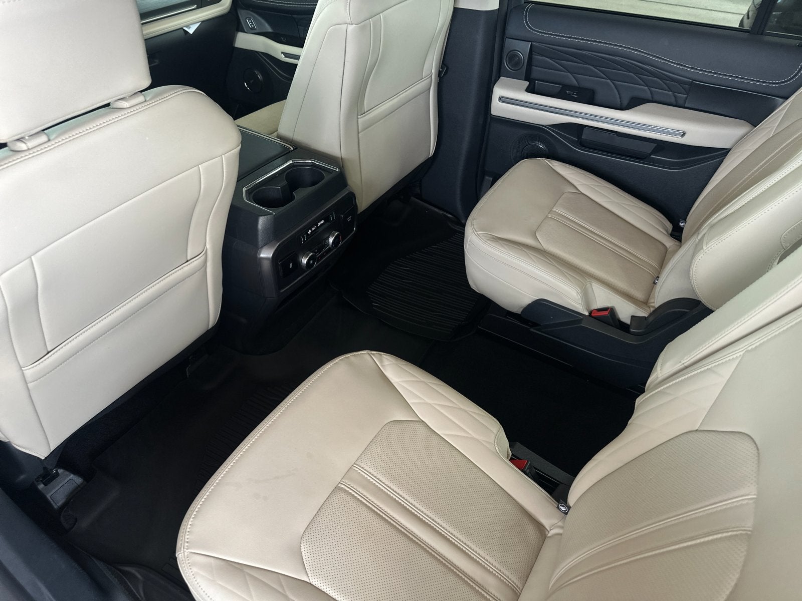 2024 Ford Expedition Platinum
