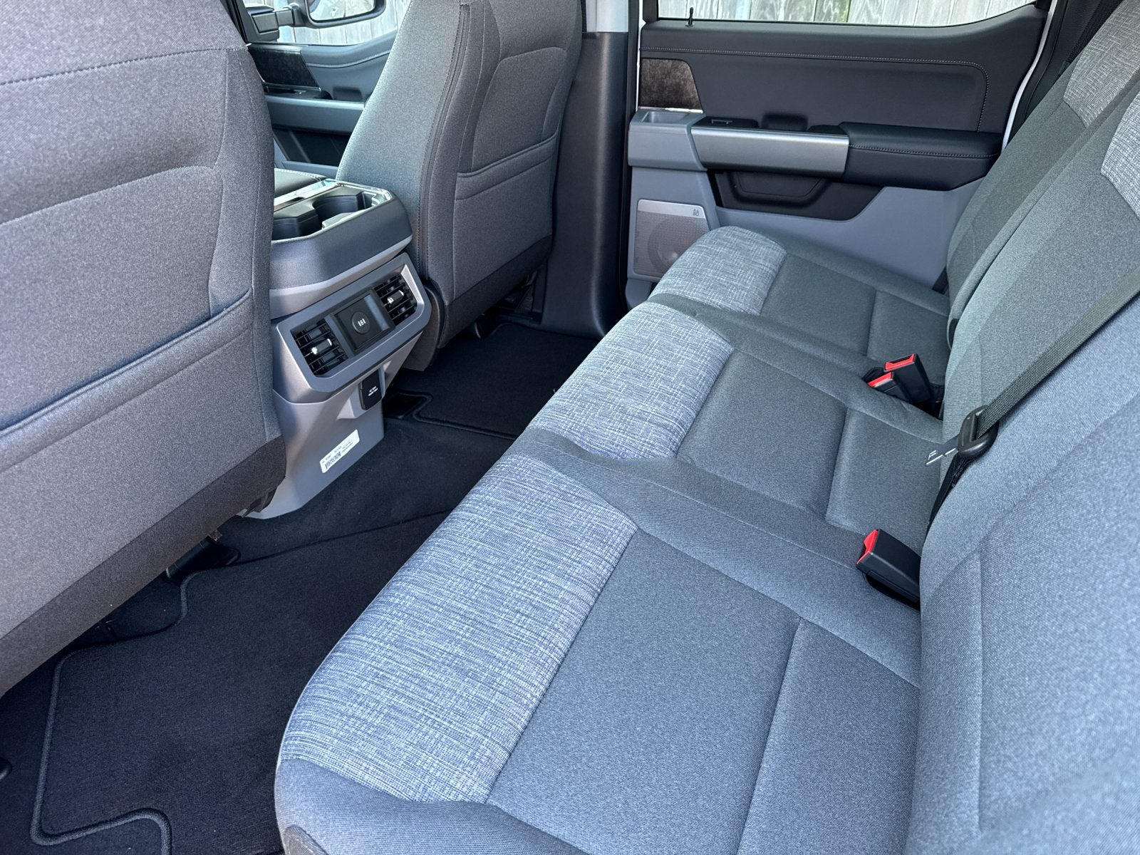 2027 Ford F-250SD XLT