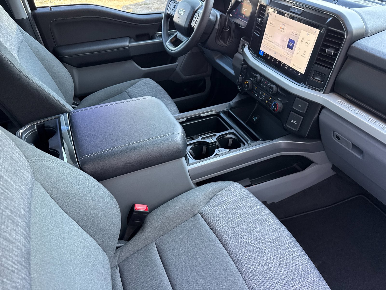 2027 Ford F-250SD XLT