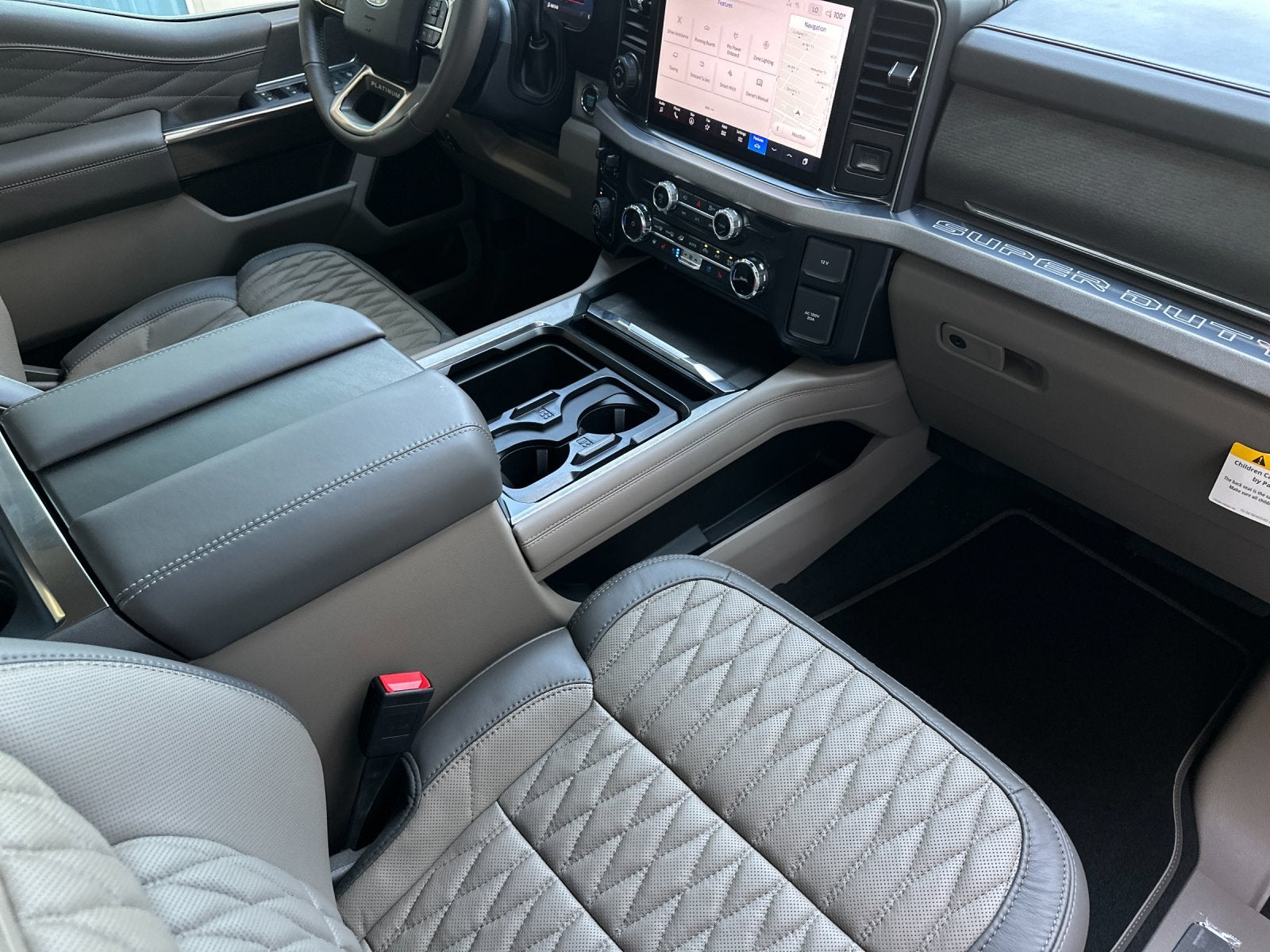2027 Ford F-350SD Platinum
