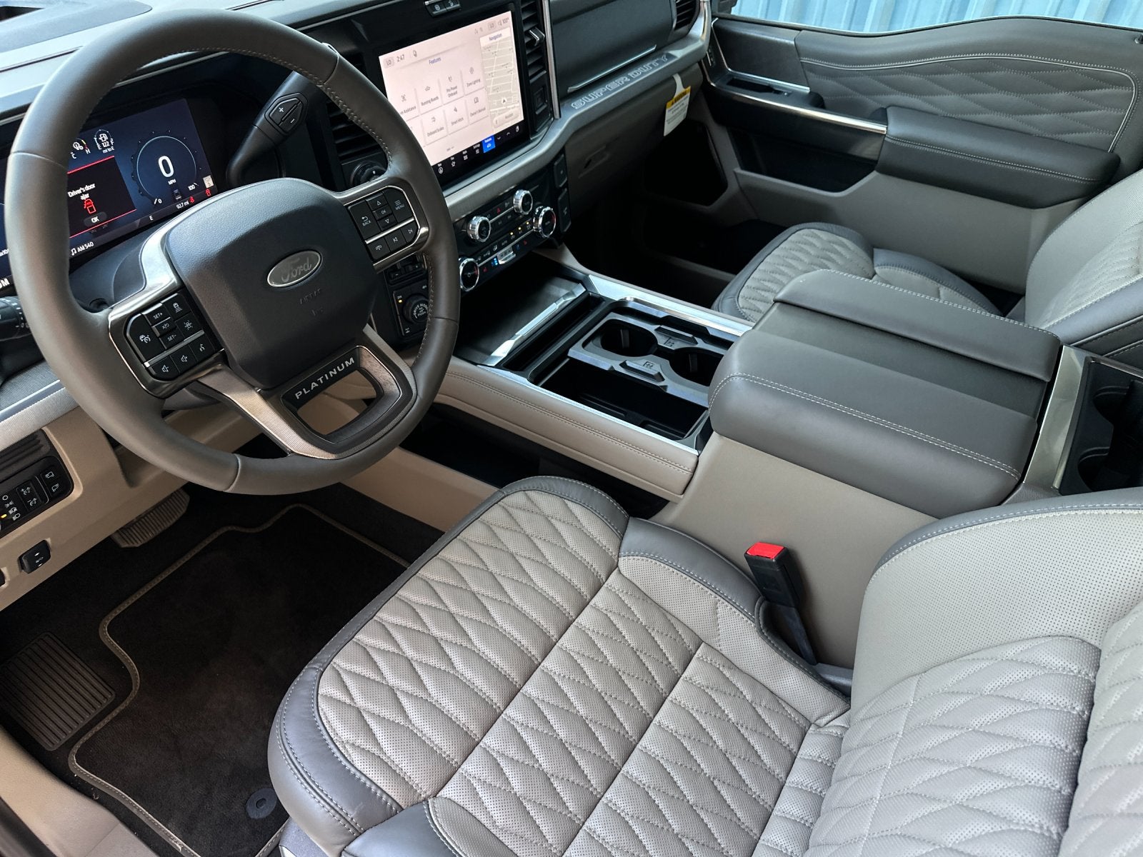 2027 Ford F-350SD Platinum