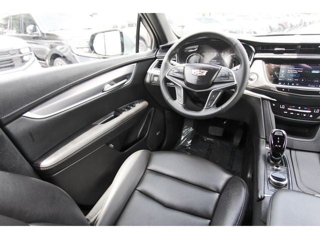 2025 Cadillac XT5 Luxury