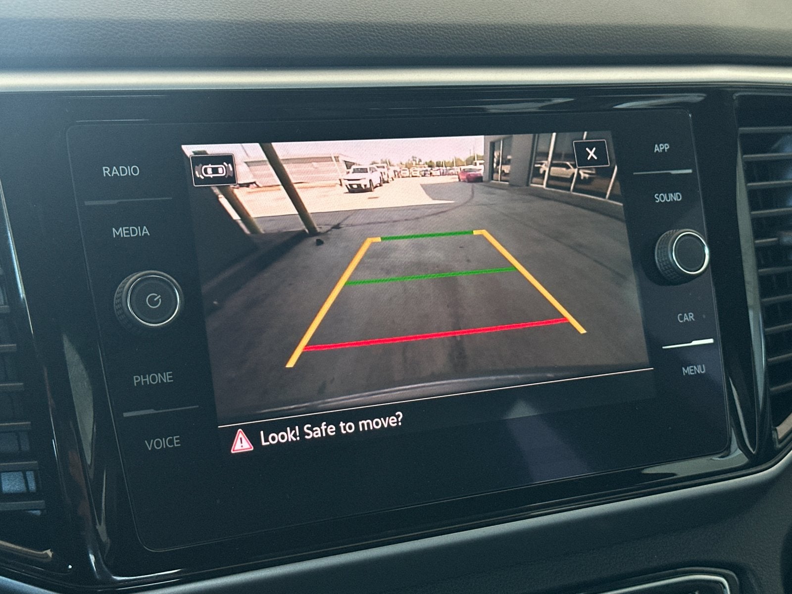 2022 Volkswagen Atlas Cross Sport 2.0T SE w/Technology