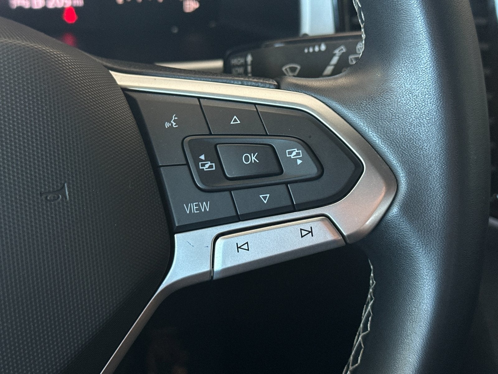 2022 Volkswagen Atlas Cross Sport 2.0T SE w/Technology