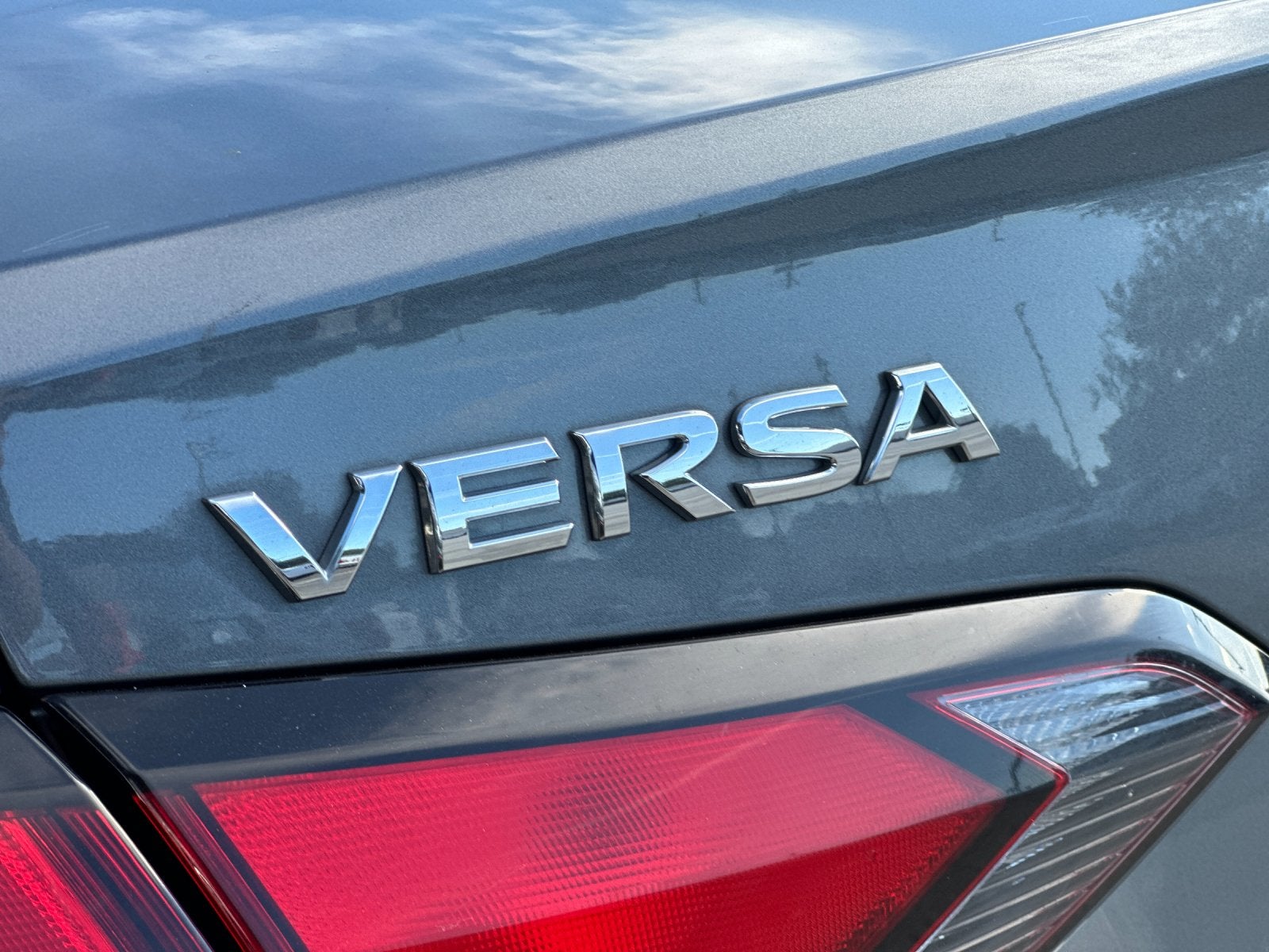 2023 Nissan Versa 1.6 SV