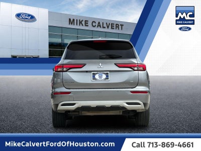 2022 Mitsubishi Outlander SE