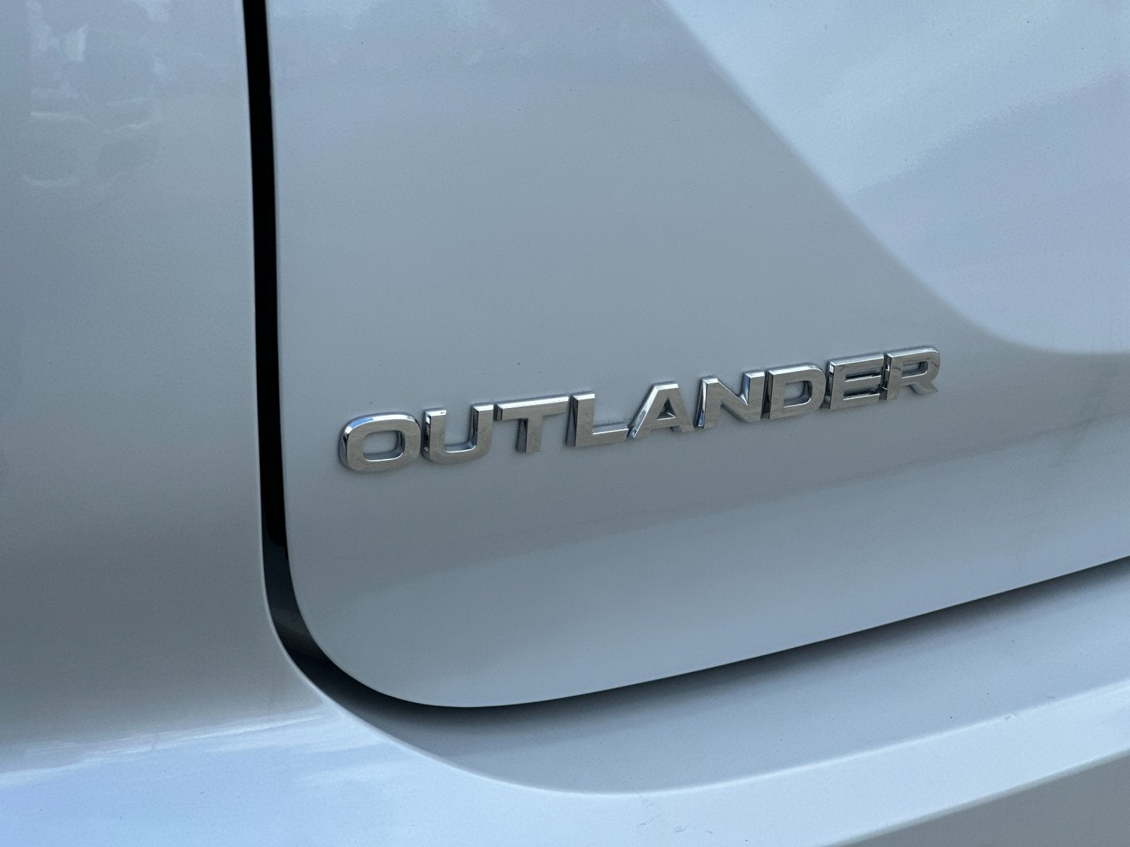 2025 Mitsubishi Outlander SE