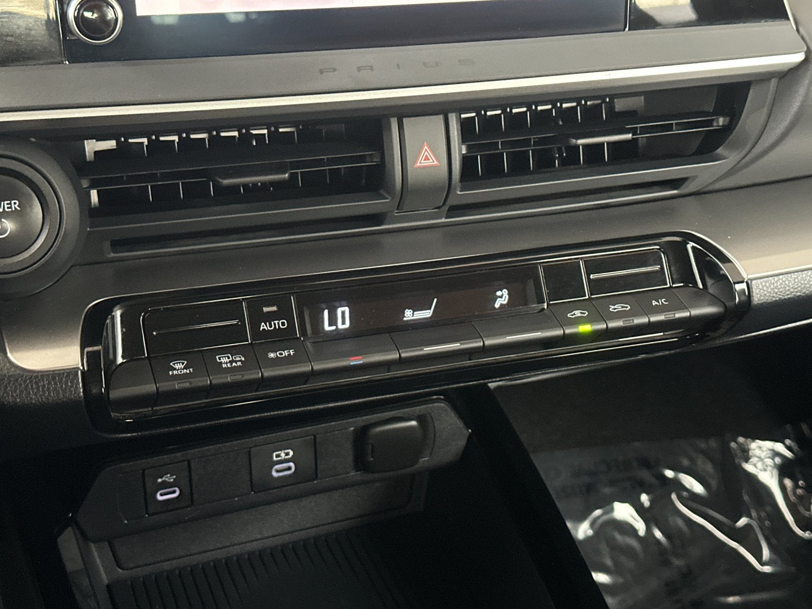 2025 Toyota Prius LE