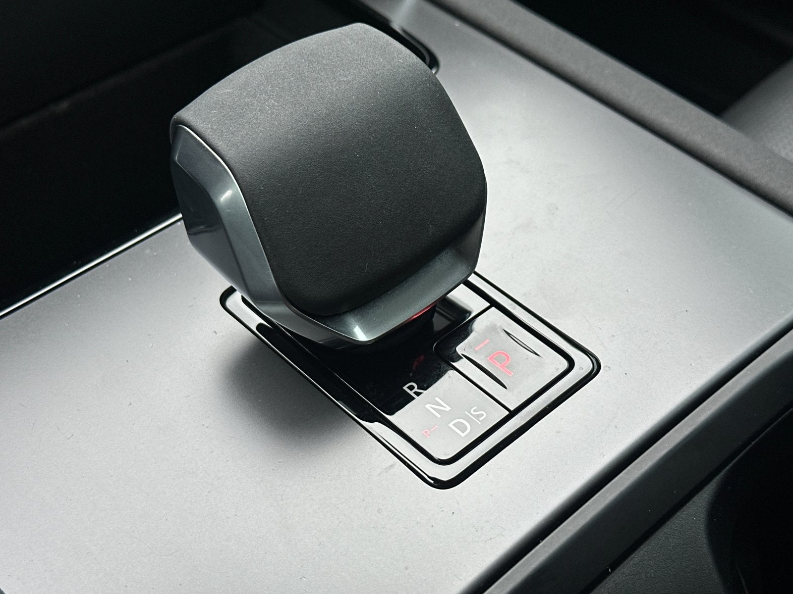 2025 Land Rover Discovery Sport S