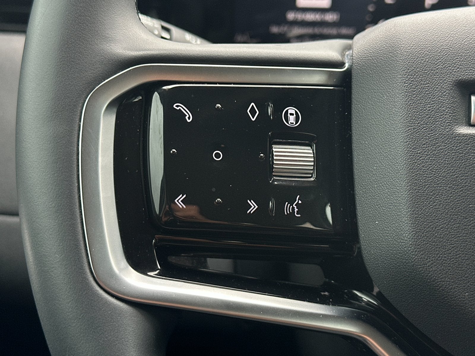 2025 Land Rover Discovery Sport S